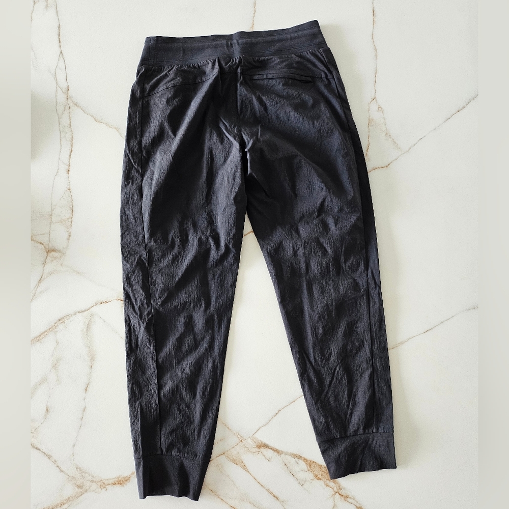 ATHLETA Pants Womens Sz 6 Black Trekkie North Jogger Athleisure - Picture 4 of 16